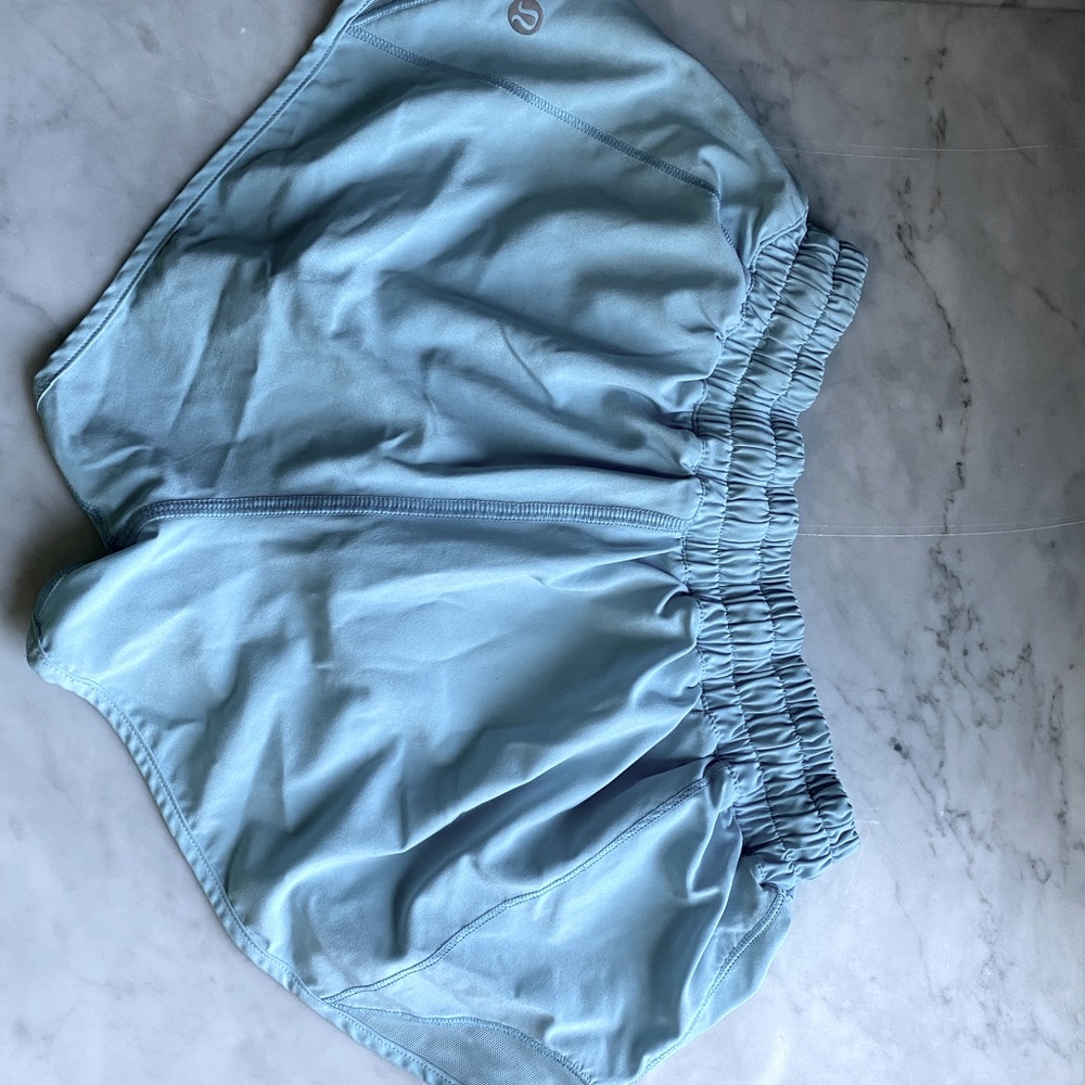 Lulu Lemon hotly hot shorts pool color